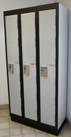 Unilocker - Single tier bank of 3 with bases
