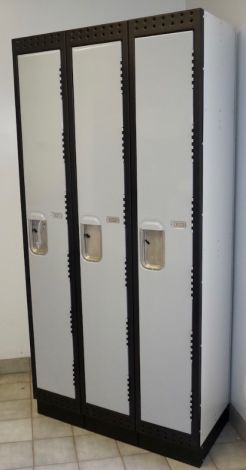Unilocker - Single tier bank of 3 with bases